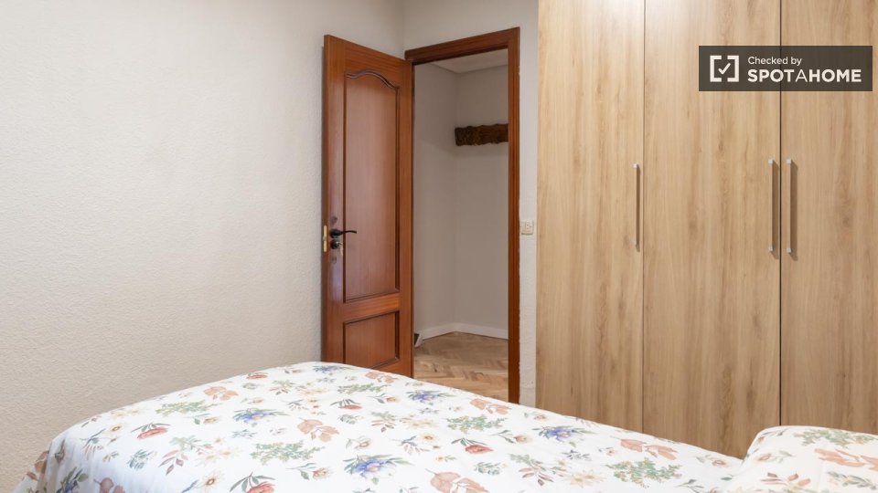 Double room Madrid, 4 beds — photo 18