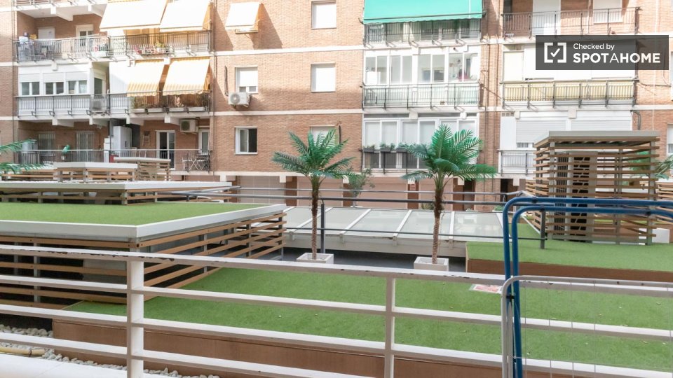 Double room Madrid, 6 beds, 116m² — photo 9