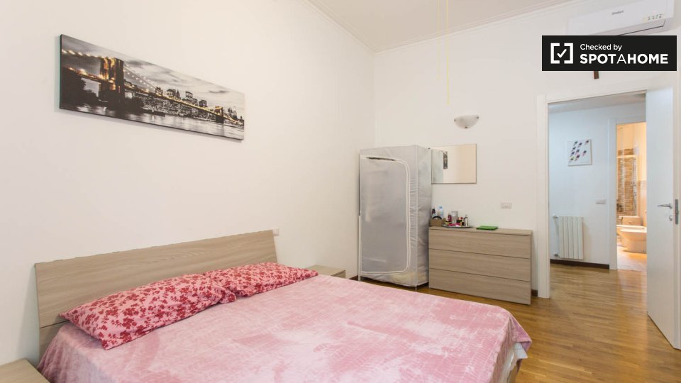 Double room Milan, 3 beds — photo 11