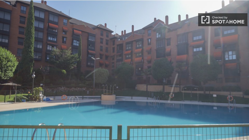 Double room Madrid, 3 beds, 150m² — photo 23