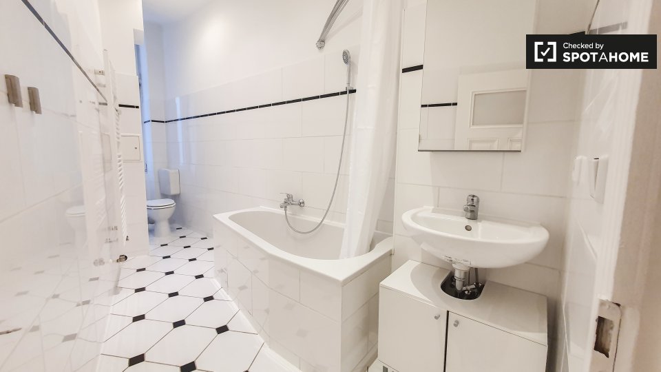 Double room Berlin, 3 beds — photo 11