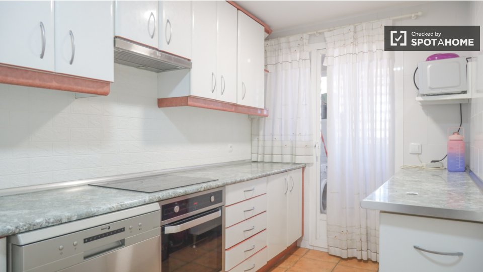 Double room Madrid, 4 beds — photo 7
