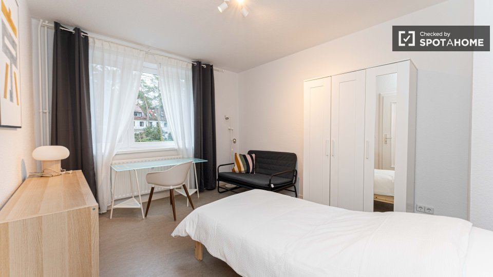 Double room Berlin, 4 beds, 66m² — photo 12