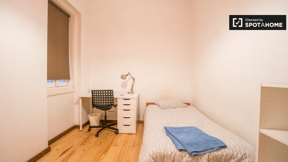 Double room Lisbon, 6 beds, 150m² — photo 1