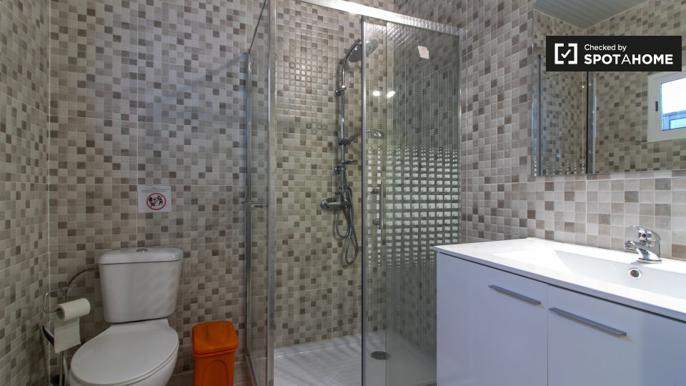 Double room Lisbon, 10 beds, 80m² — photo 13