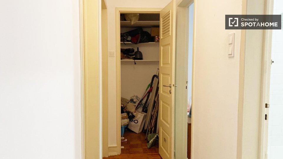 Double room Lisbon, 4 beds — photo 83