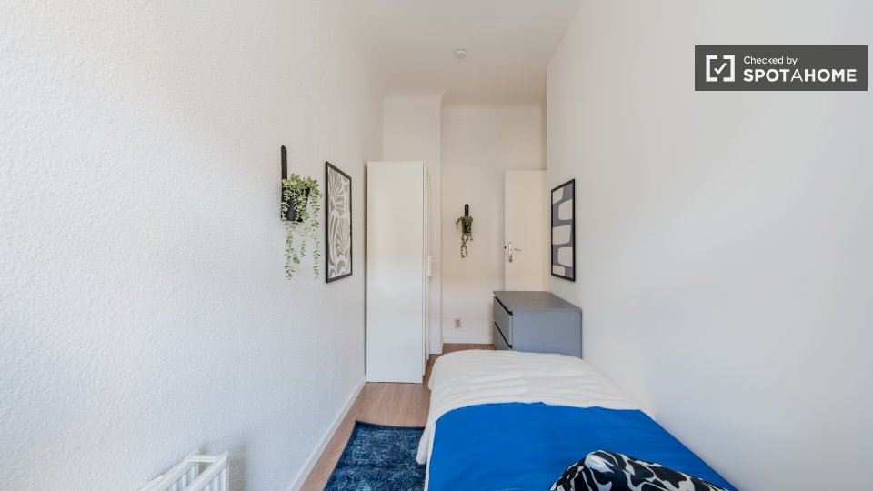 Double room Berlin, 6 beds, 82m² — photo 3