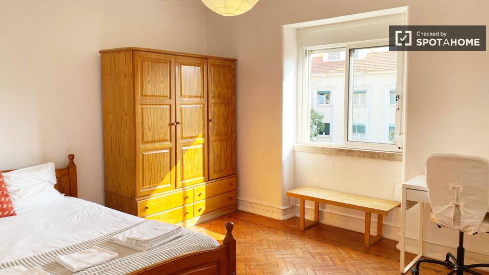Double room Lisbon, 4 beds — photo 81