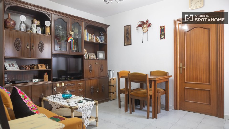Double room Madrid, 3 beds — photo 3