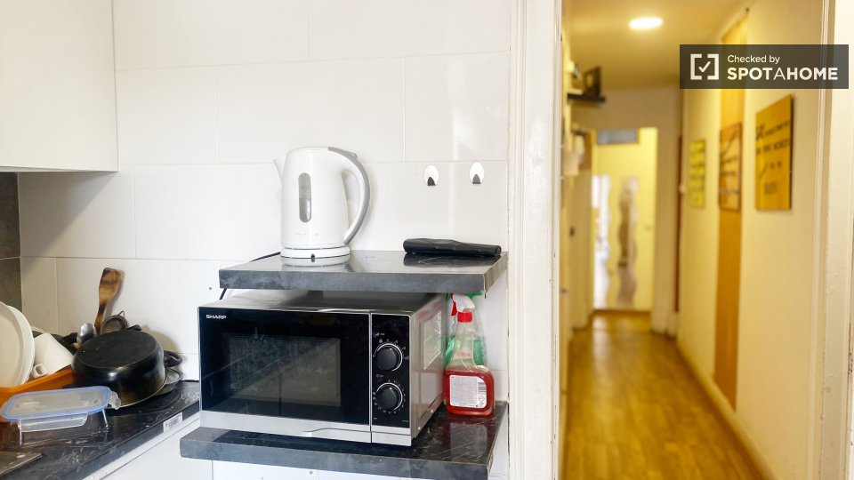 Double room Lisbon, 6 beds — photo 13