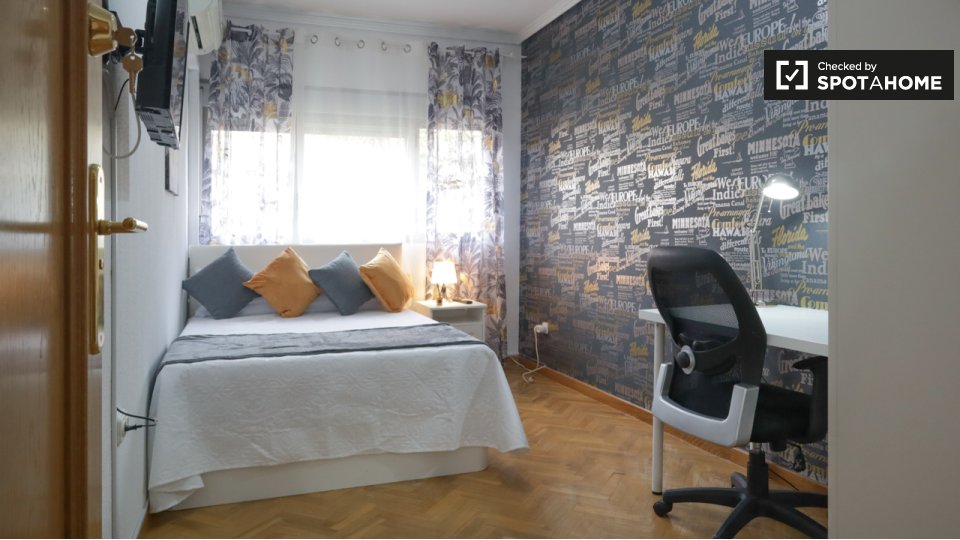 Double room Madrid, 5 beds — photo 14