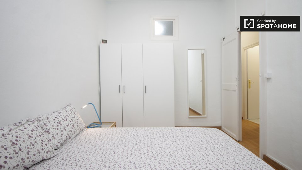 Double room Barcelona, 2 beds, 50m² — photo 13