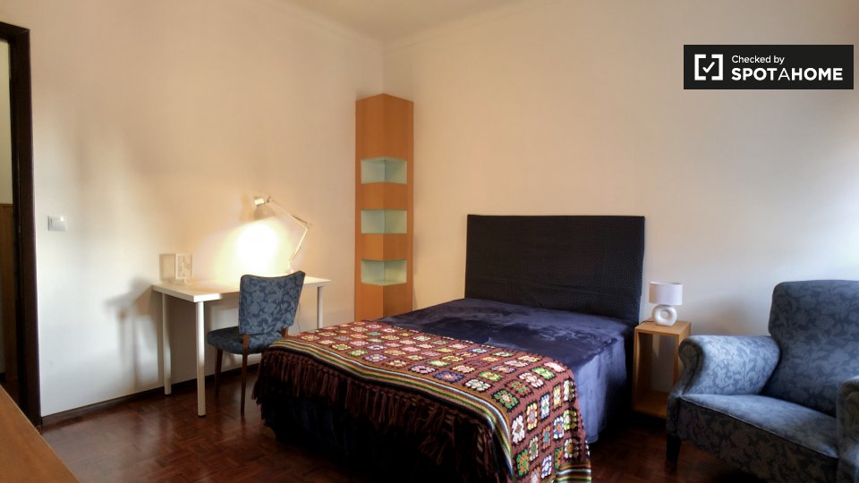 Double room Lisbon, 5 beds, 200m² — photo 3