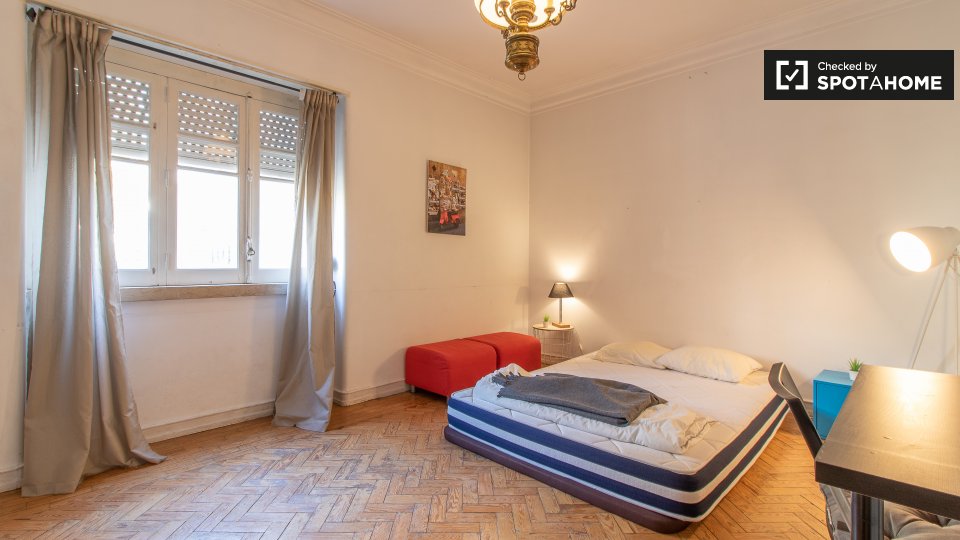 Double room Lisbon, 5 beds, 120m² — photo 1
