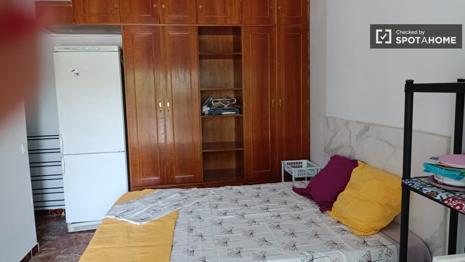 Double room Madrid, 7 beds, 180m² — photo 62
