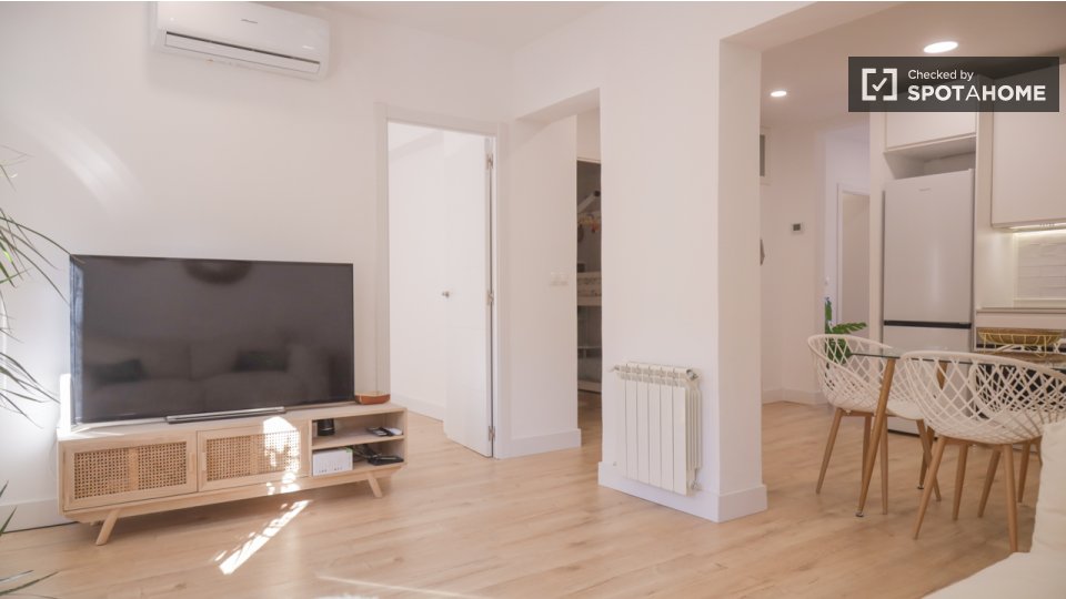 Apartment Madrid, 4 beds, 95m² — photo 1