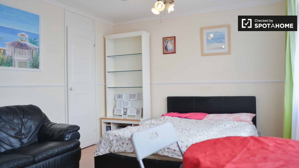 Double room London, 4 beds — photo 3