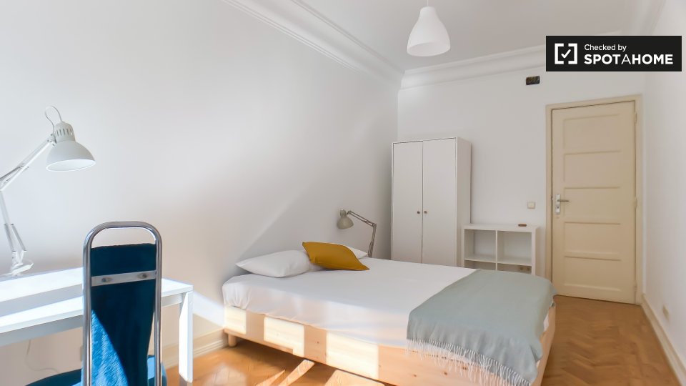 Double room Lisbon, 5 beds — photo 10