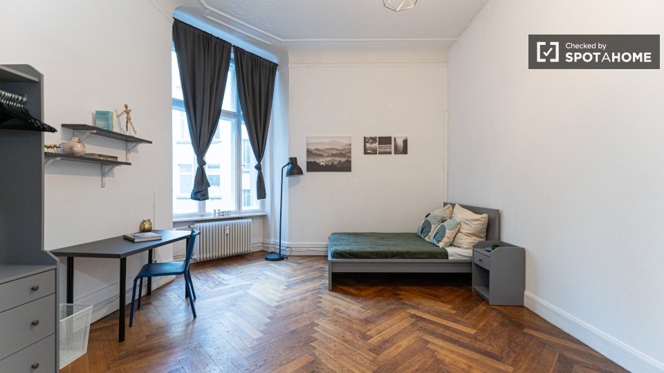 Double room Berlin, 7 beds, 146m² — photo 7