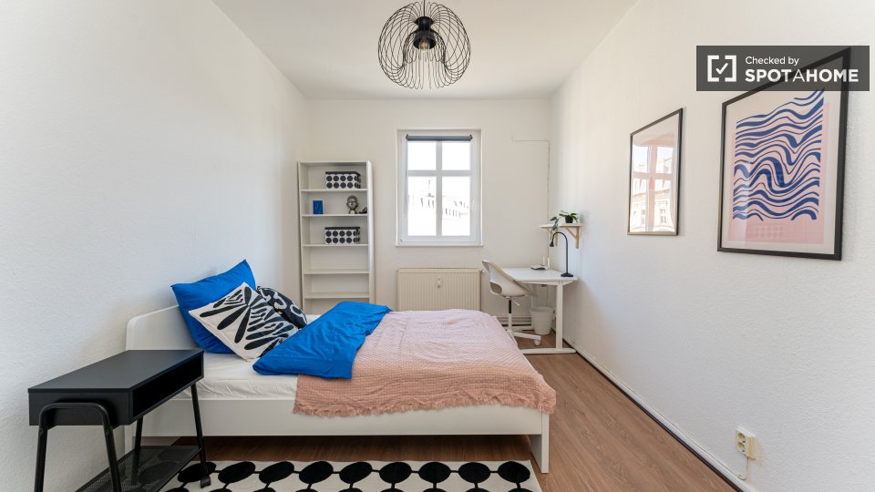 Double room Berlin, 5 beds, 84m² — photo 8