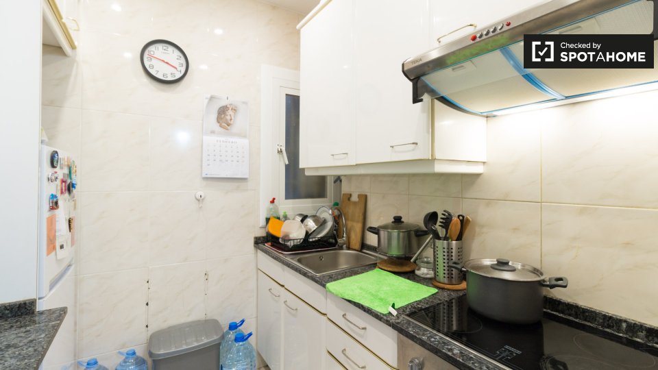 Double room Barcelona, 3 beds — photo 7