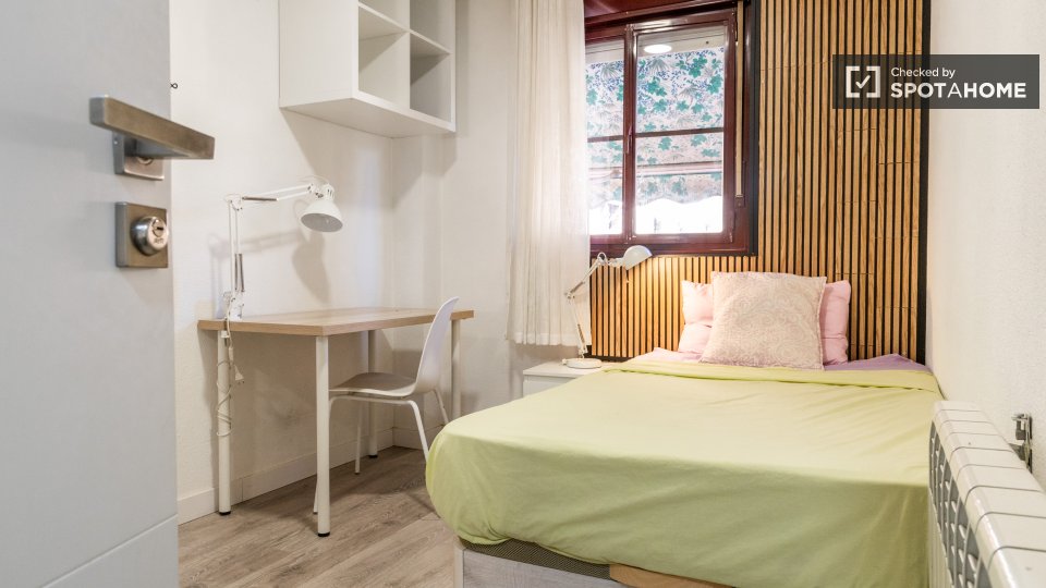 Double room Madrid, 5 beds, 101m² — photo 90