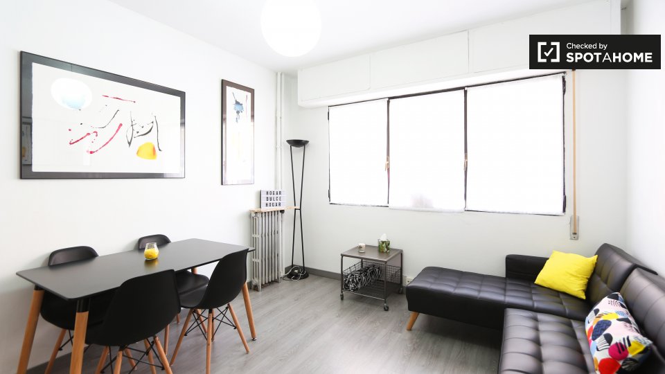 Double room Madrid, 5 beds, 96m² — photo 8