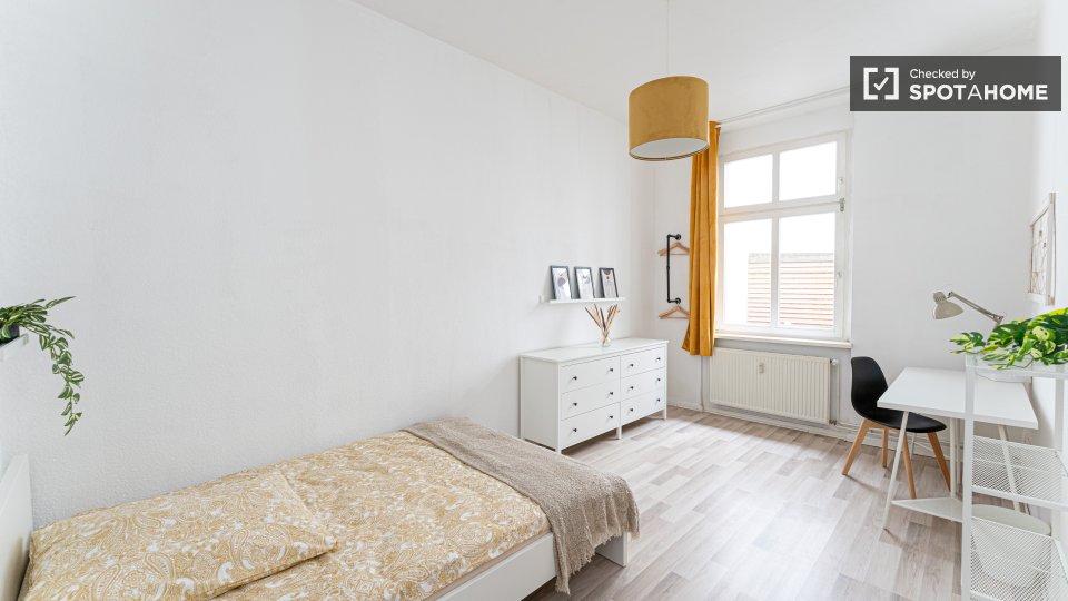 Double room Berlin, 4 beds, 93m² — photo 7