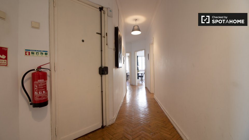Double room Lisbon, 5 beds, 120m² — photo 16