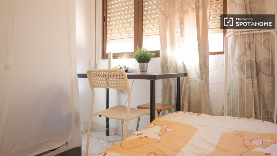 Double room Madrid, 4 beds, 70m² — photo 1
