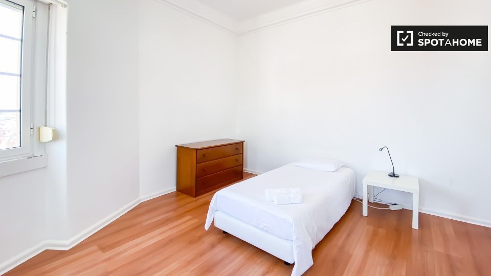 Apartment Lisbon, 11 beds — photo 3
