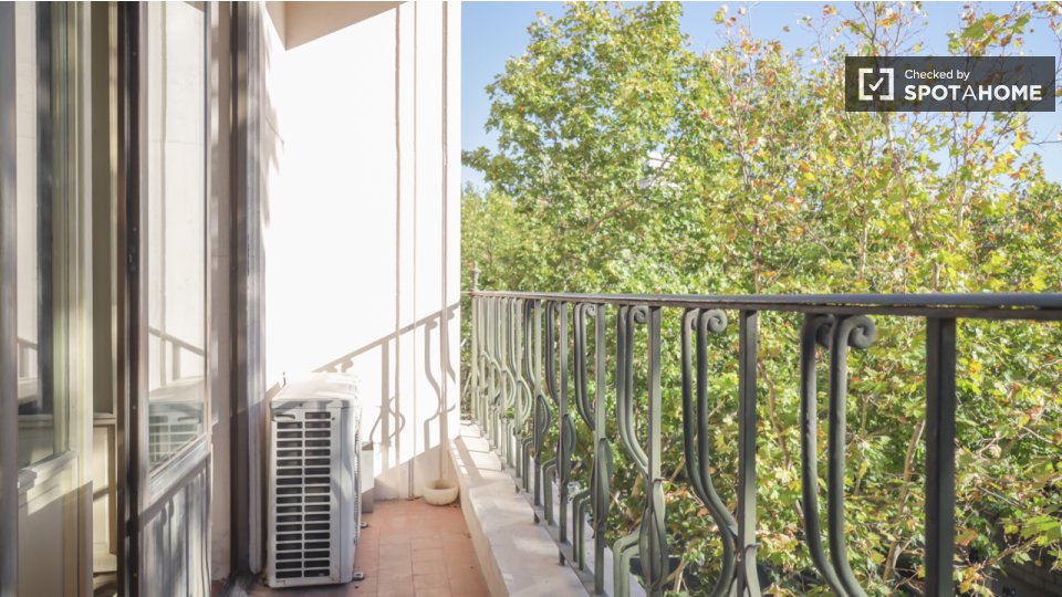 Double room Madrid, 18 beds — photo 10