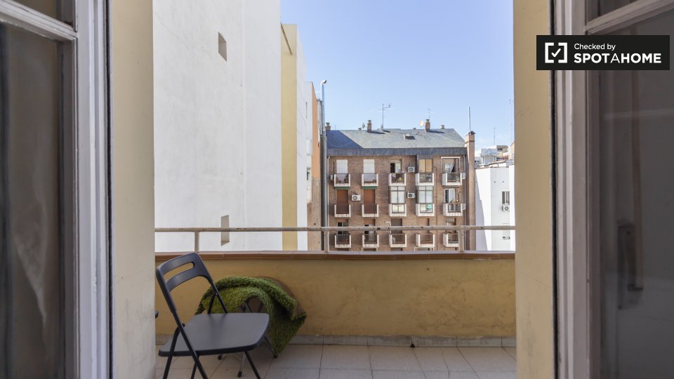 Double room Madrid, 8 beds, 200m² — photo 6