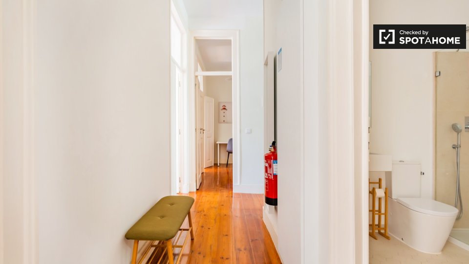 Apartment Lisbon, 3 beds — photo 13