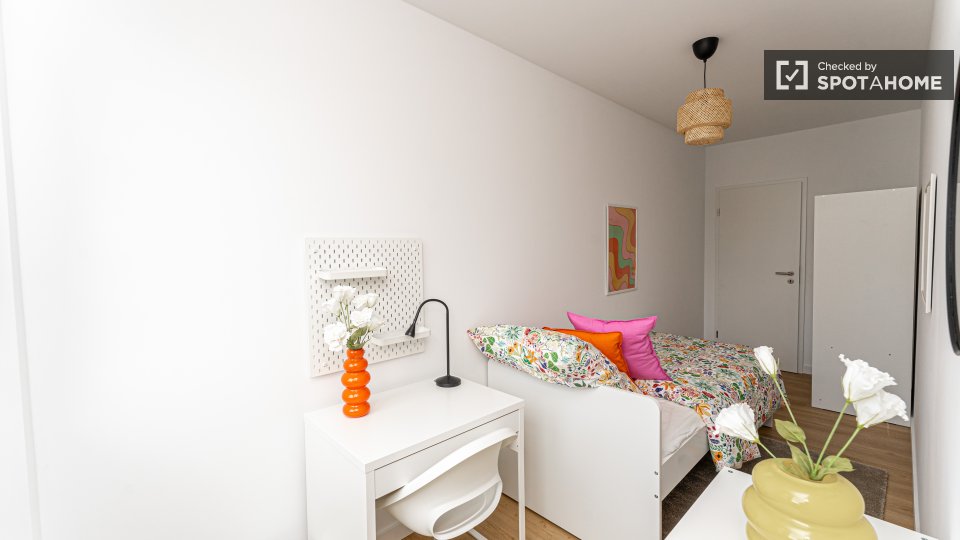 Double room Berlin, 5 beds, 80m² — photo 5