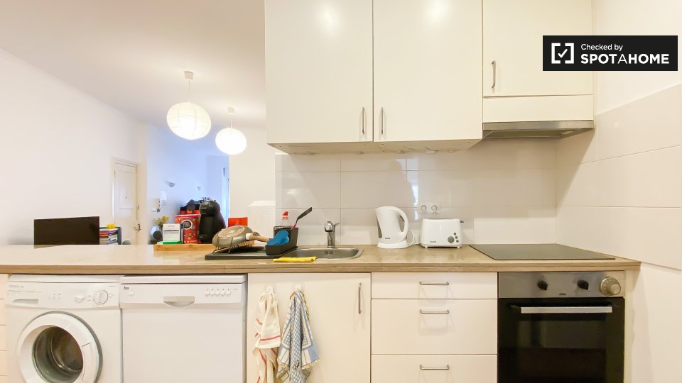 Double room Lisbon, 2 beds, 80m² — photo 6