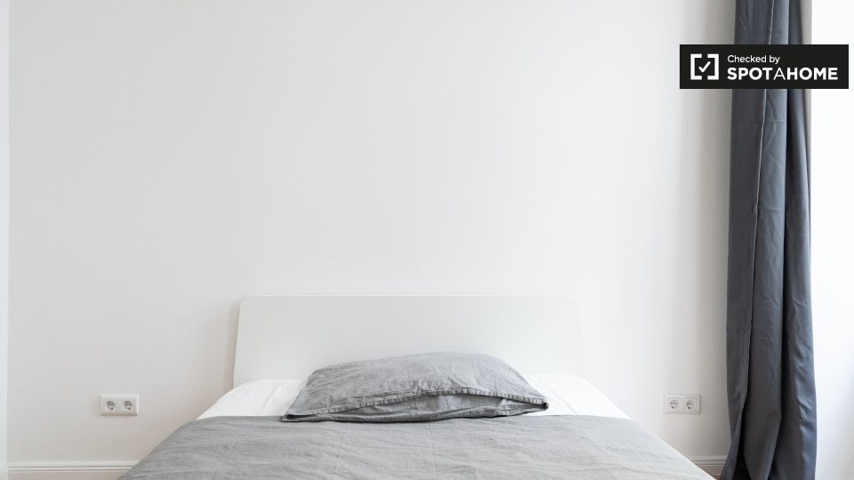 Double room Berlin, 4 beds, 74m² — photo 3