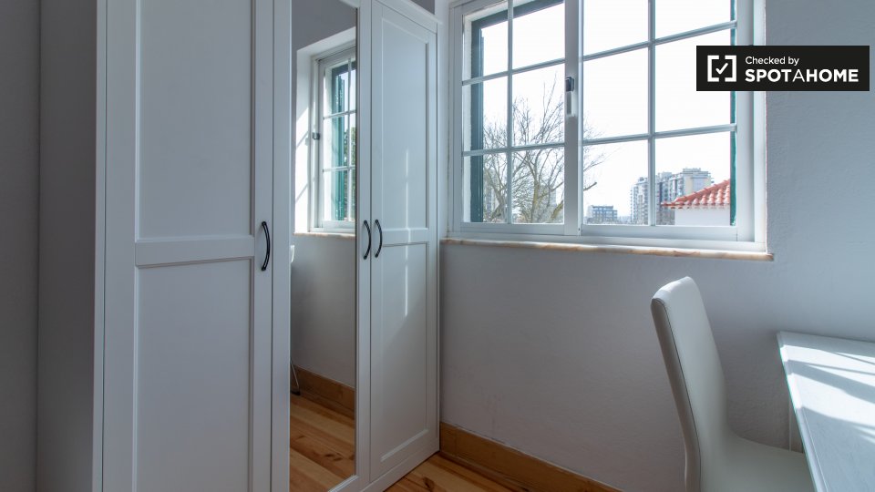 Apartment Lisbon, 5 beds, 90m² — photo 4