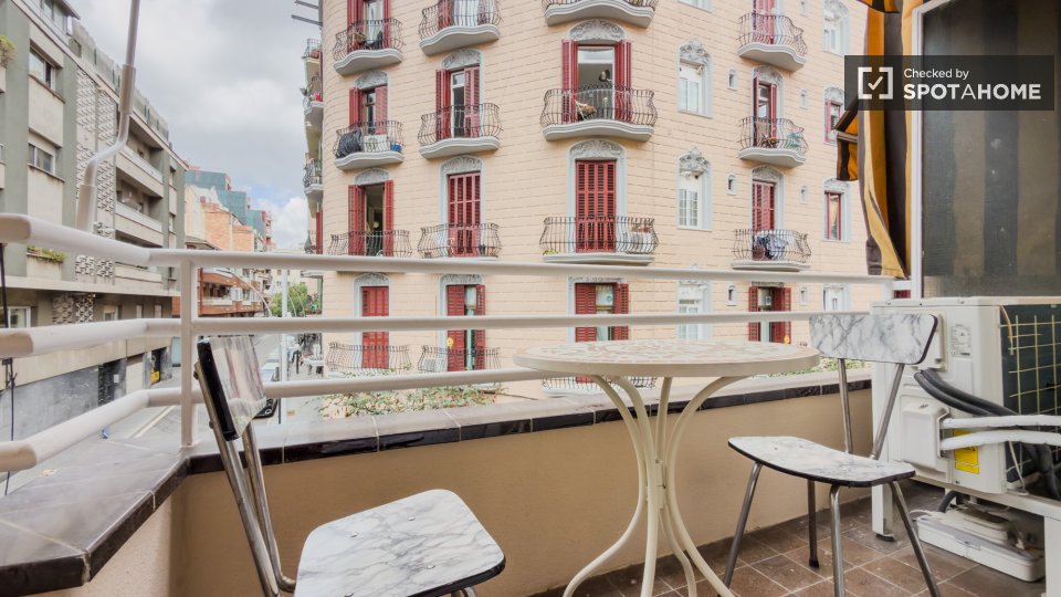 Double room Barcelona, 3 beds — photo 11