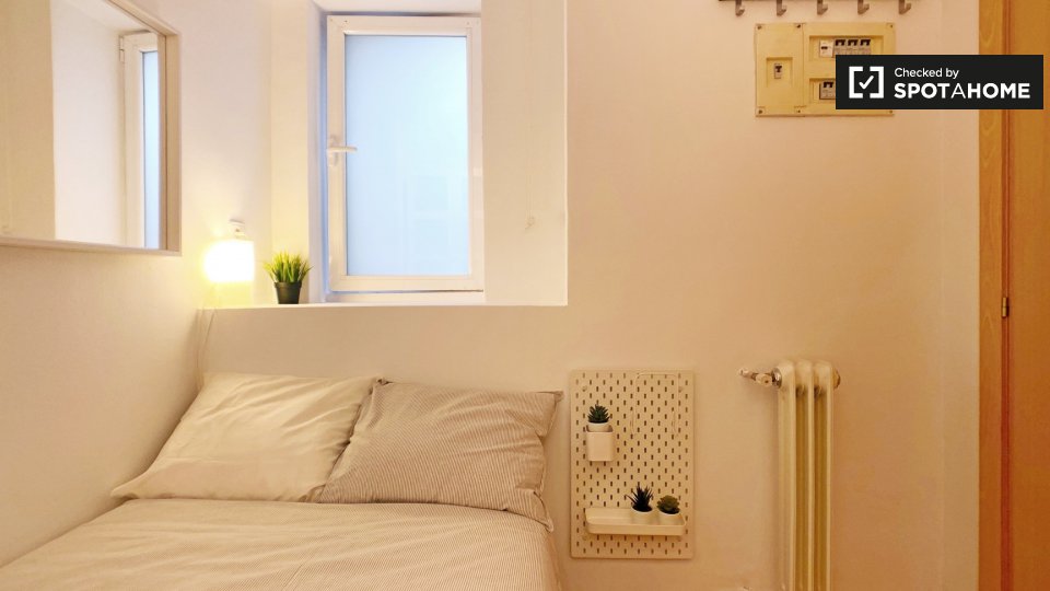 Double room Madrid, 4 beds, 90m² — photo 6