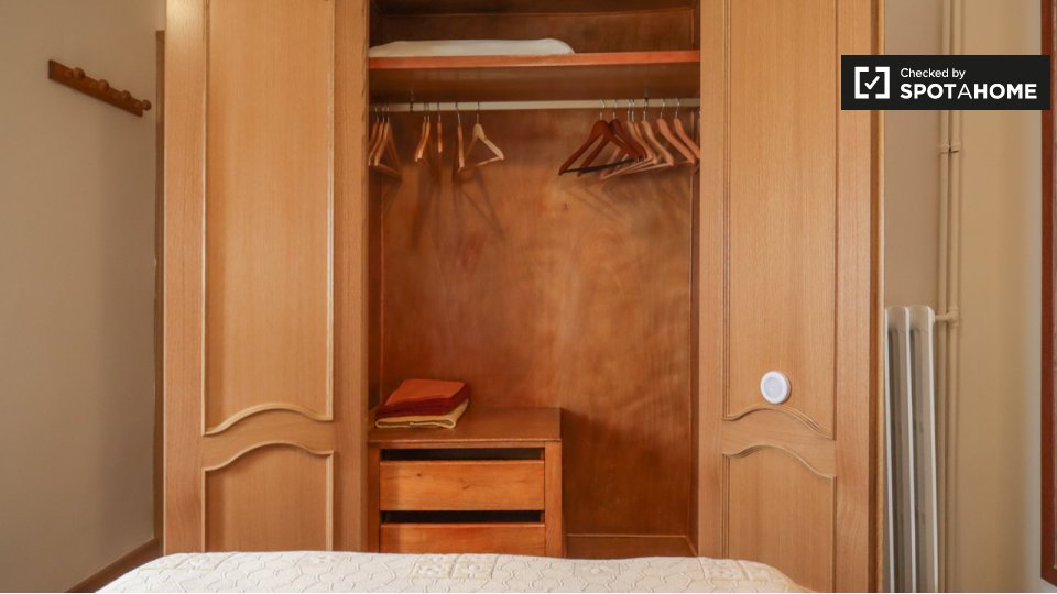 Double room Madrid, 3 beds — photo 6