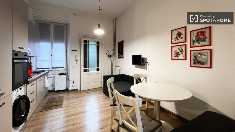 Apartment Milan, 2 beds, 77m² — photo 2