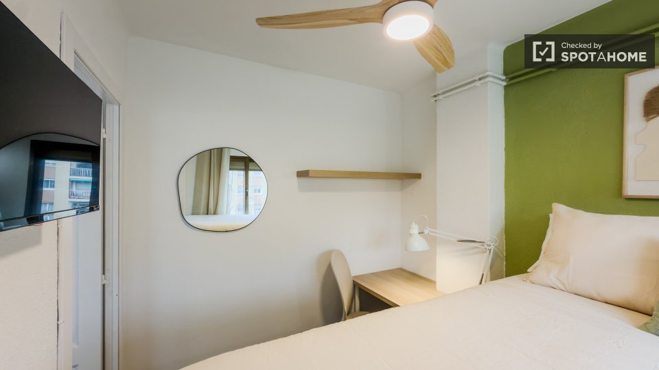 Double room Barcelona, 4 beds — photo 12