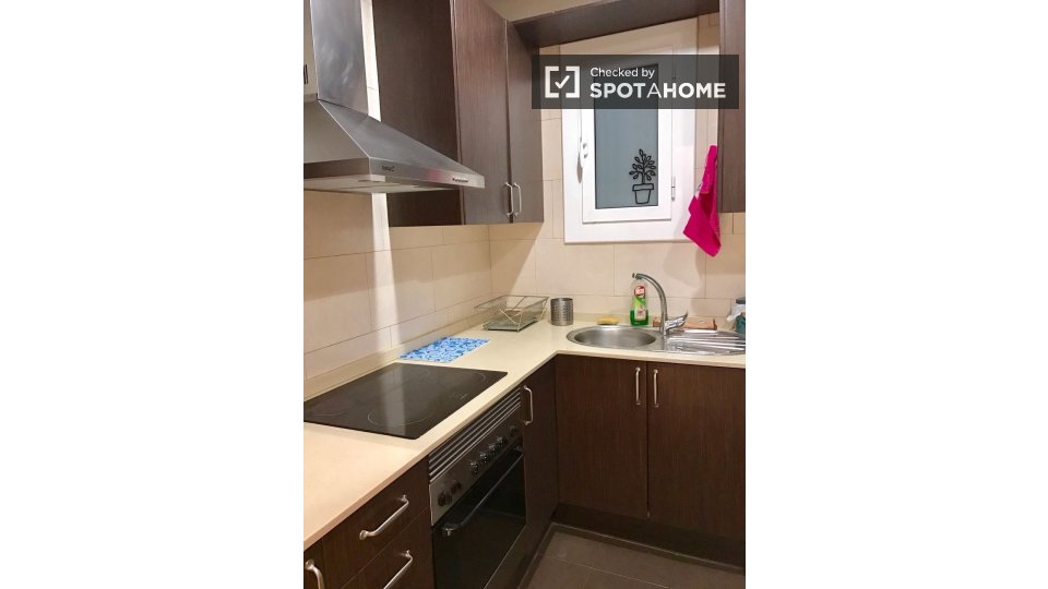 Double room Barcelona, 3 beds — photo 9