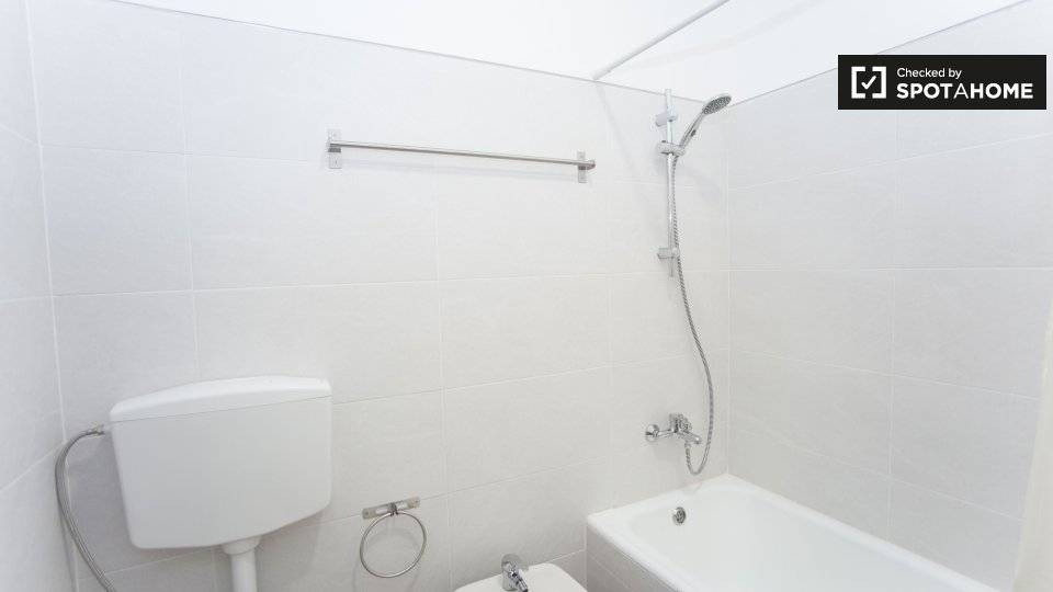 Double room Lisbon, 4 beds, 120m² — photo 14