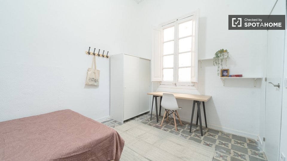 Double room Barcelona, 14 beds, 400m² — photo 30