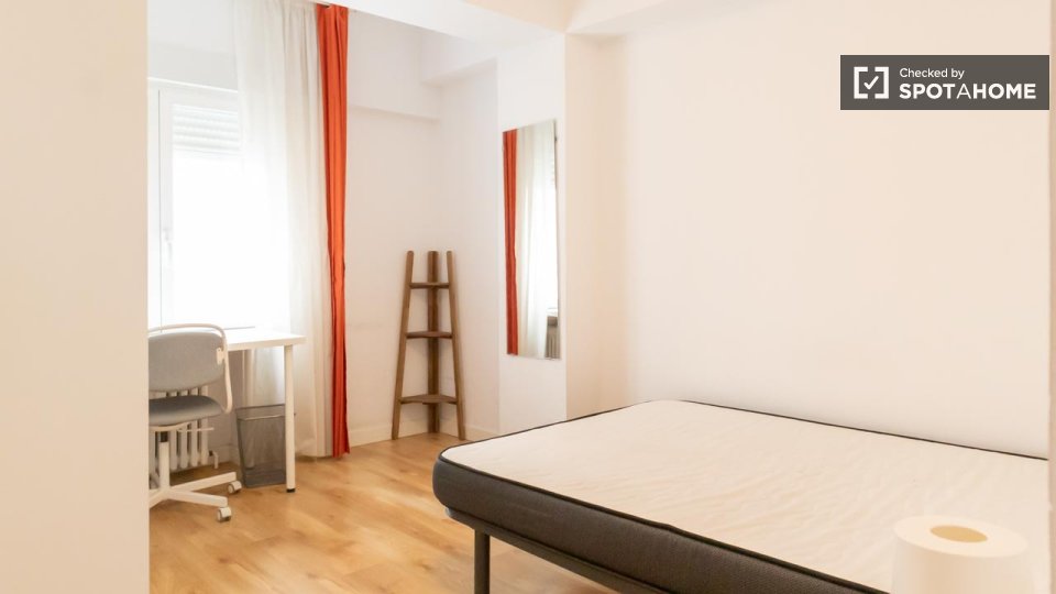 Double room Madrid, 6 beds — photo 119