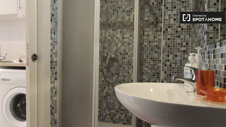 Apartment mono Lisbon, 45m² — photo 18