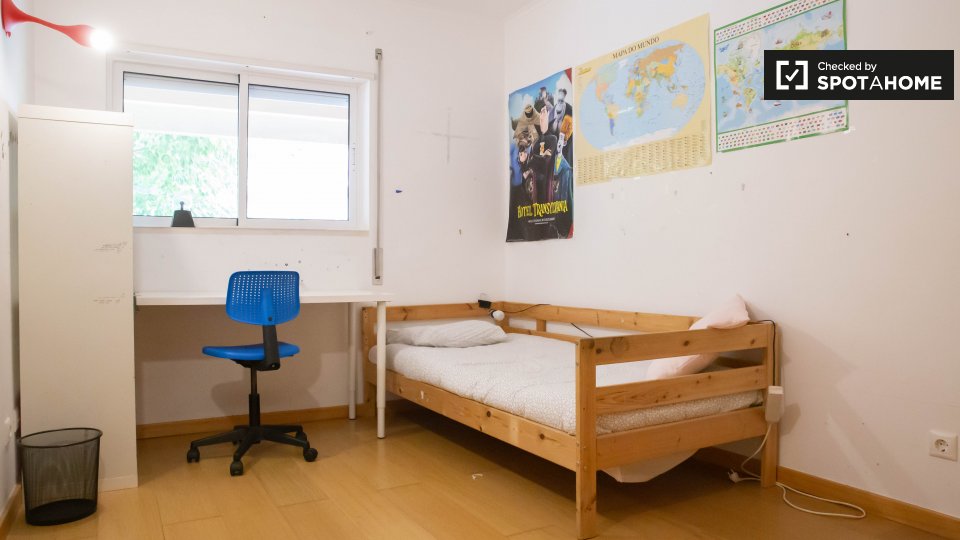 Double room Lisbon, 4 beds, 130m² — photo 1