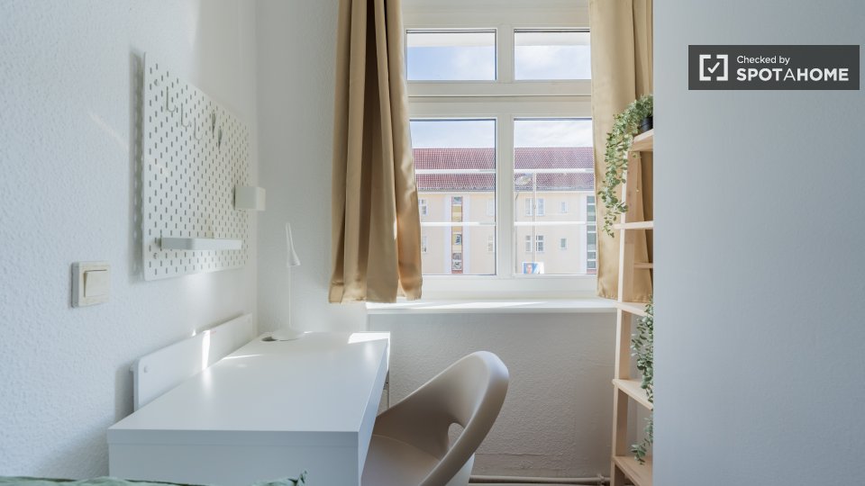 Double room Berlin, 6 beds, 82m² — photo 4